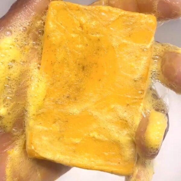 Kojic Acid Turmeric Soap  100g - Image 7